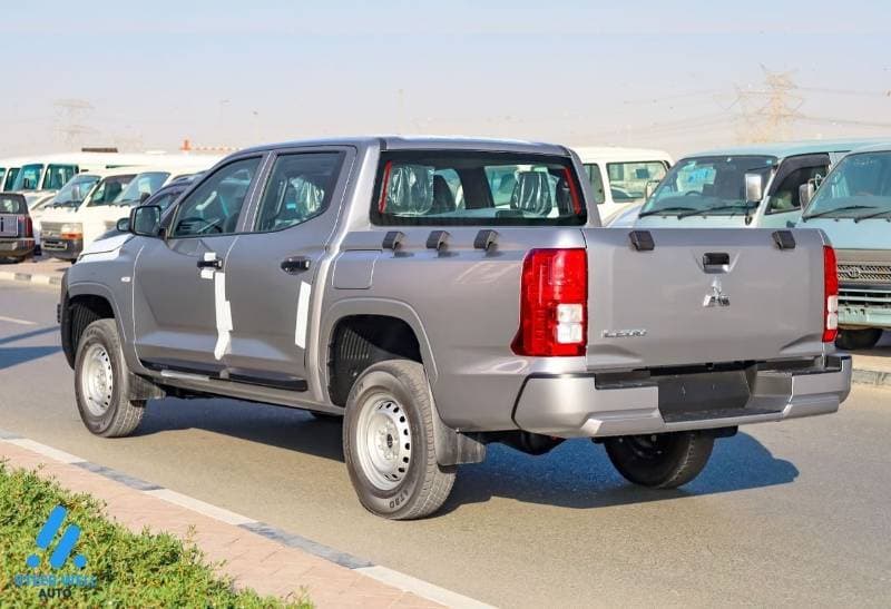 2027 Mitsubishi L200 GL thumbnail 6