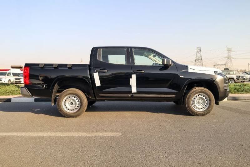 2027 Mitsubishi L200 thumbnail 7