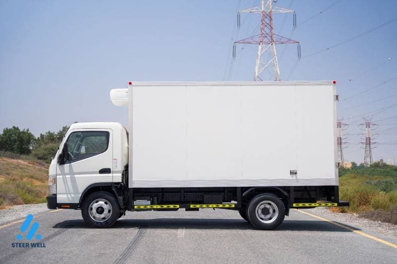 2026 Mitsubishi Canter STANDARD thumbnail 3