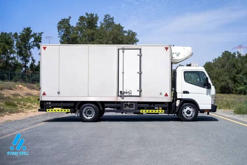 2021 Mitsubishi Fuso Canter STD thumbnail 4