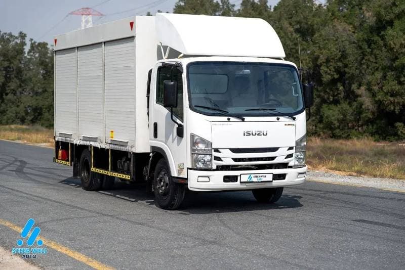 2020 Isuzu NPR 85 thumbnail 3