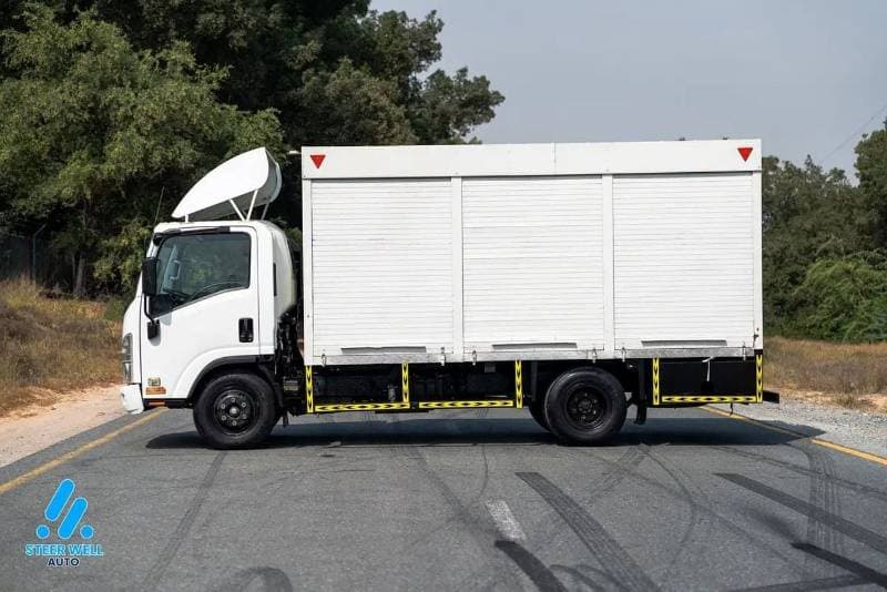 2020 Isuzu NPR 85 thumbnail 5