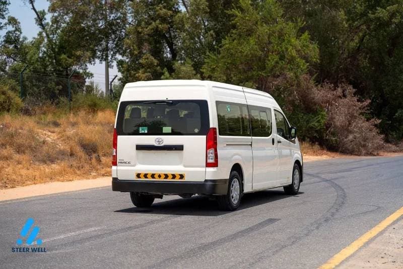 2020 Toyota Hiace GL thumbnail 7