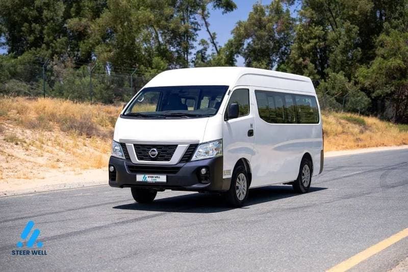 2022 Nissan Urvan STANDARD thumbnail 3