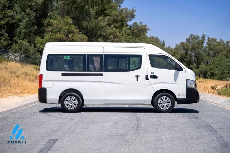 2022 Nissan Urvan STANDARD thumbnail 5