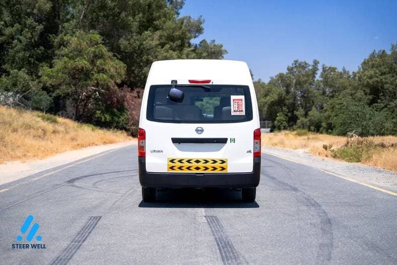 2022 Nissan Urvan STANDARD thumbnail 8