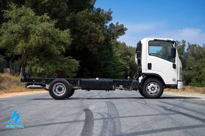 2025 Isuzu NPR 85 thumbnail 5