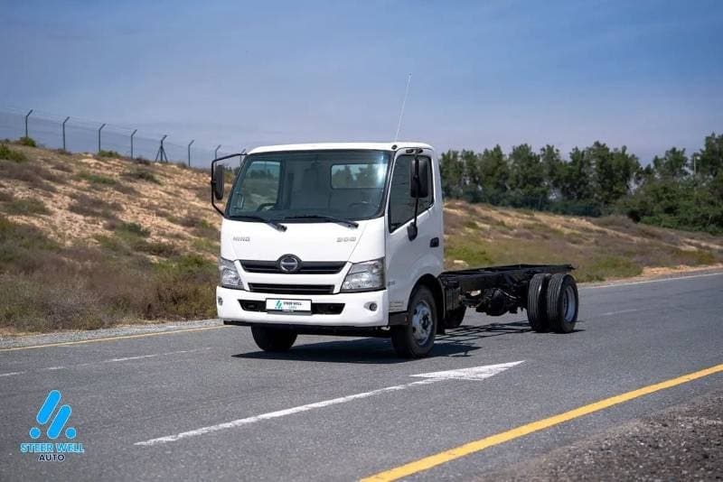 2020 Hino 300 STANDARD thumbnail 3