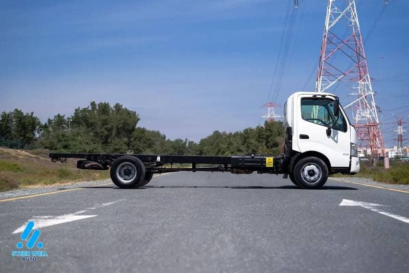 2020 Hino 300 STANDARD thumbnail 5