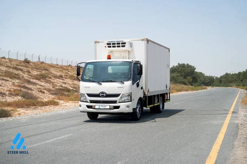 2020 Hino 300 STANDARD thumbnail 3