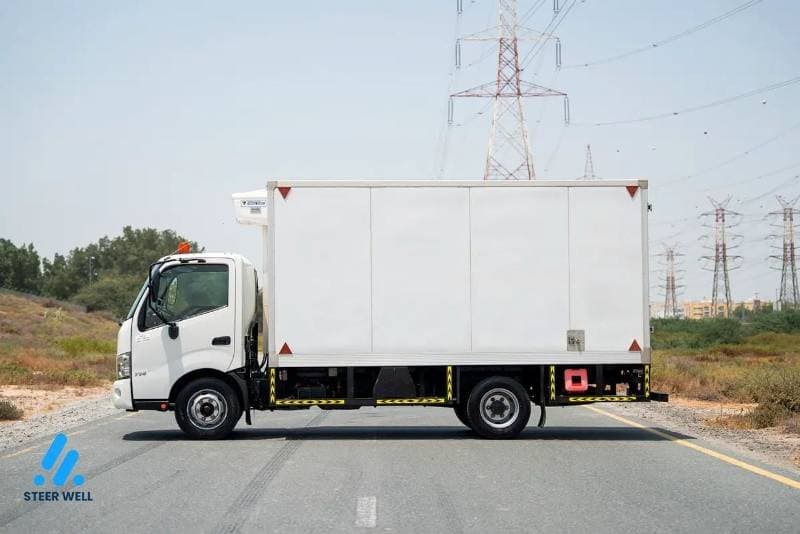 2020 Hino 300 STANDARD thumbnail 5