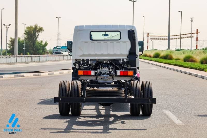 2025 Mitsubishi Canter STANDARD thumbnail 5