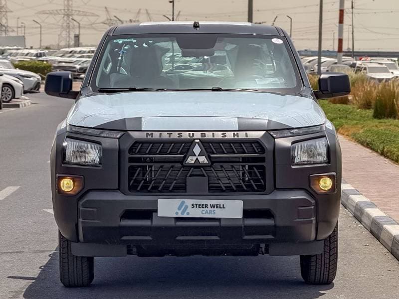 2027 Mitsubishi L200 thumbnail 2