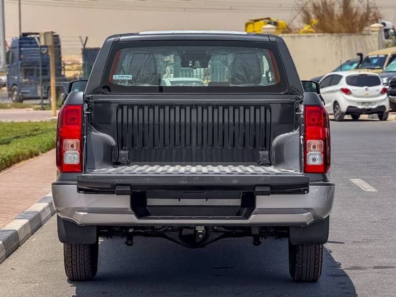 2027 Mitsubishi L200 thumbnail 5