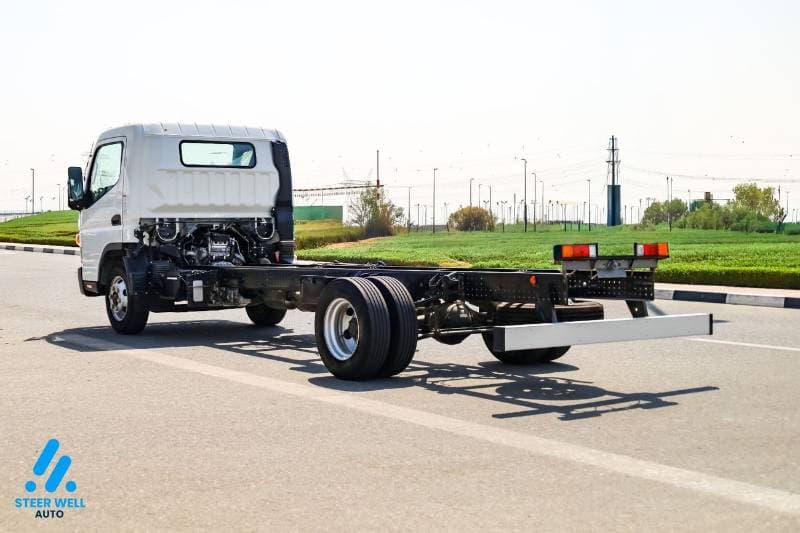 2024 Mitsubishi Canter STANDARD thumbnail 4