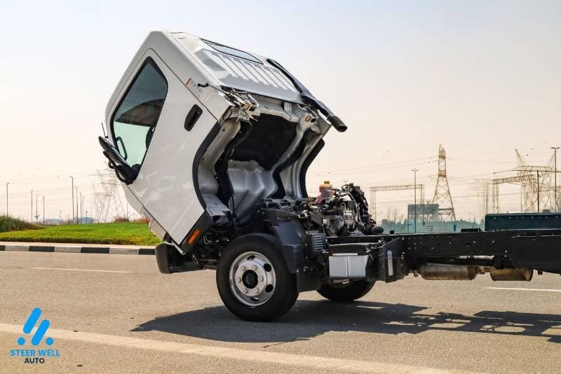 2024 Mitsubishi Canter STANDARD thumbnail 4
