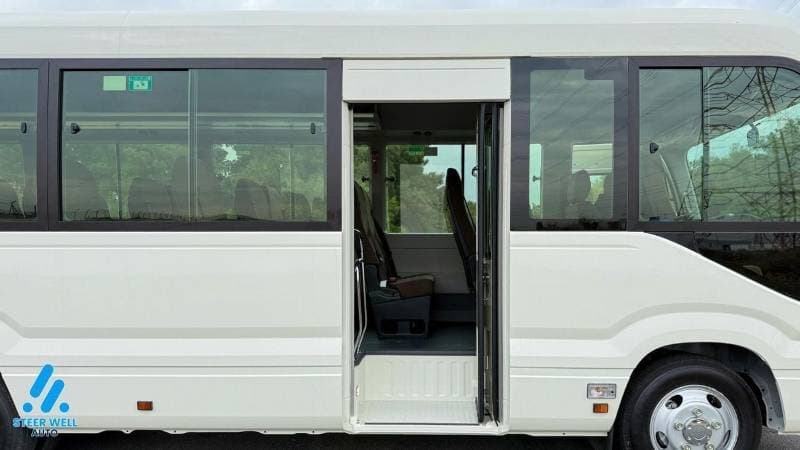 2025 Toyota Coaster thumbnail 8