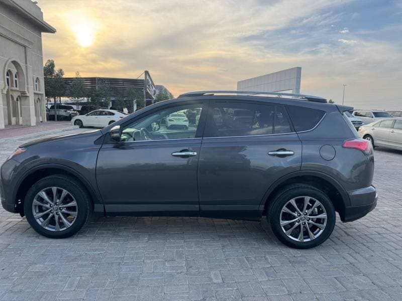 2018 Toyota RAV4 thumbnail 5