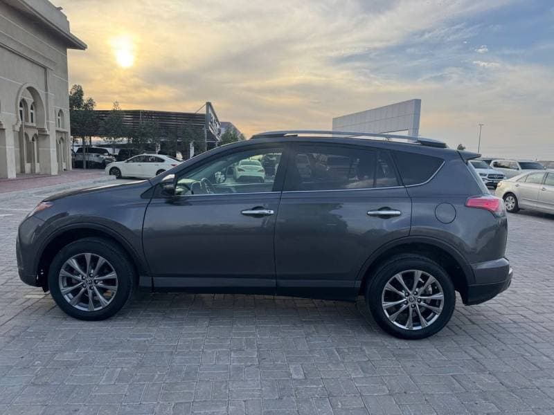 2018 Toyota RAV4 thumbnail 8