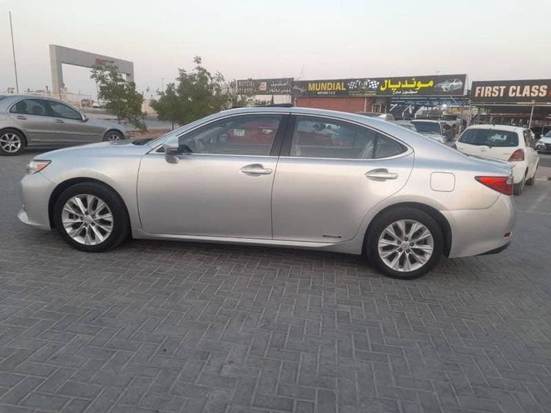 2013 Lexus ES300h STANDARD thumbnail 5