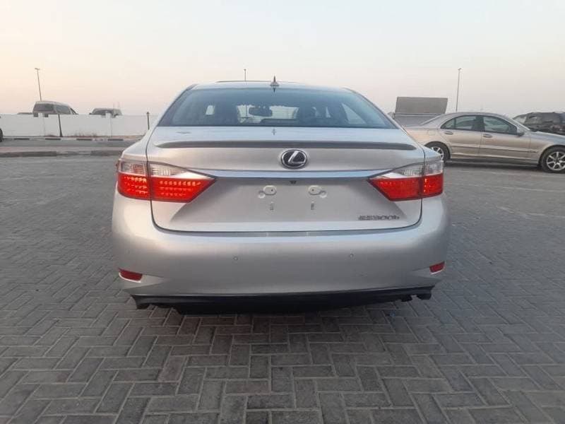 2013 Lexus ES300h STANDARD thumbnail 7