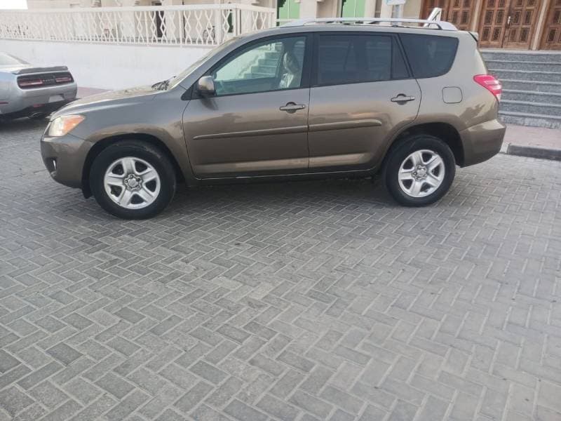 2011 Toyota RAV4 BASE thumbnail 3