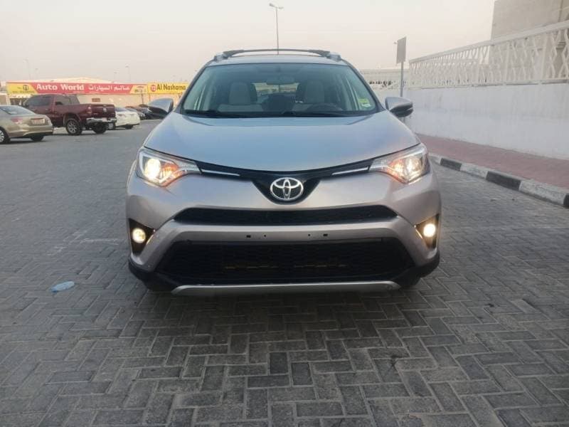 2016 Toyota RAV4 thumbnail 3
