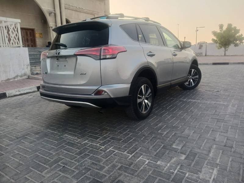 2016 Toyota RAV4 thumbnail 5