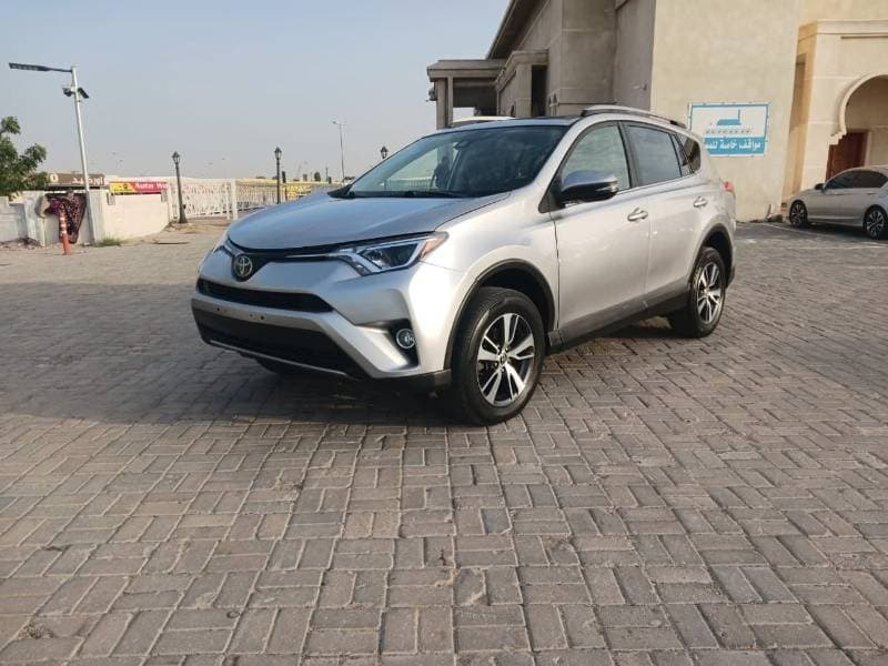 2018 Toyota RAV4 XLE thumbnail 7