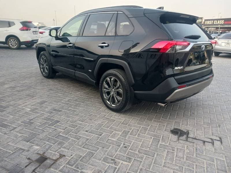 2024 Toyota RAV4 LTD HEV thumbnail 5
