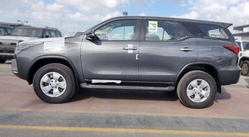 2026 Toyota Fortuner EXR thumbnail 4