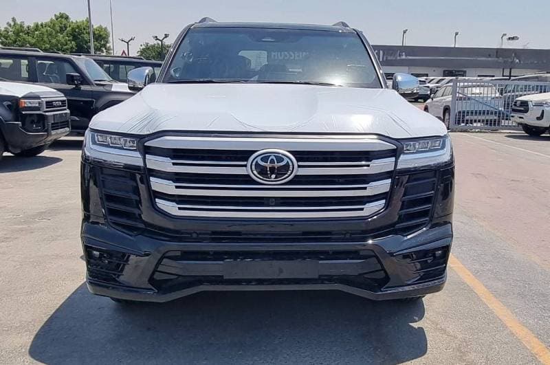 2026 Toyota Land Cruiser VXR thumbnail 2