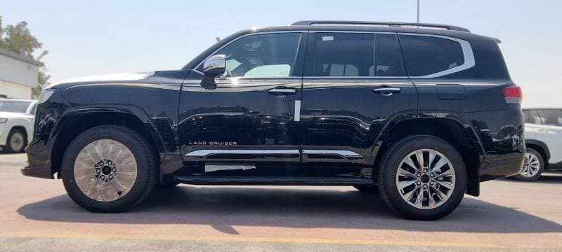 2026 Toyota Land Cruiser VXR thumbnail 4