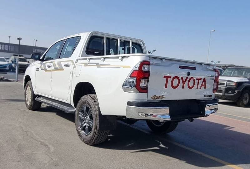 2026 Toyota Hilux SR5 thumbnail 5