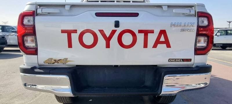 2026 Toyota Hilux SR5 thumbnail 7