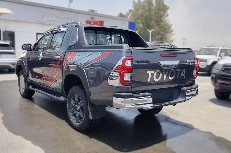 2026 Toyota Hilux ADVENTURE thumbnail 4