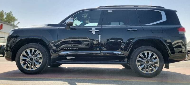 2025 Toyota Land Cruiser VX thumbnail 4