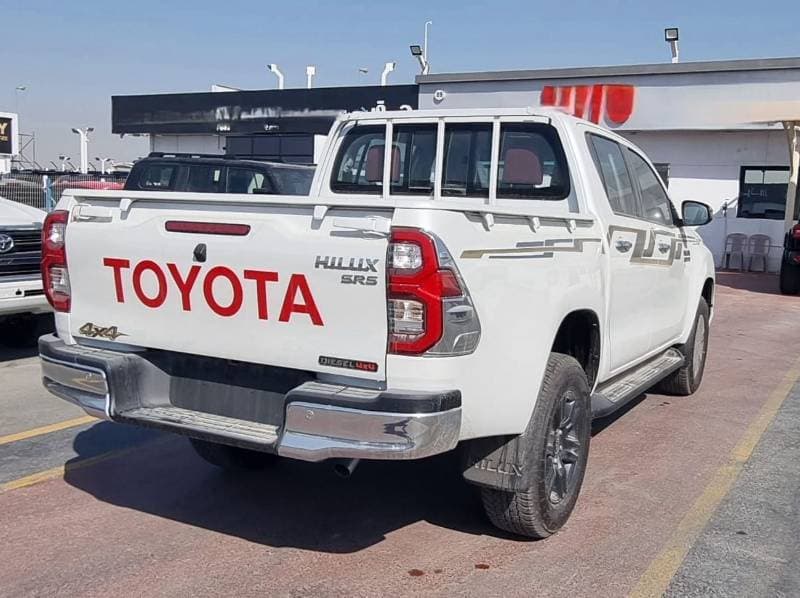 2025 Toyota Hilux SGLX thumbnail 6