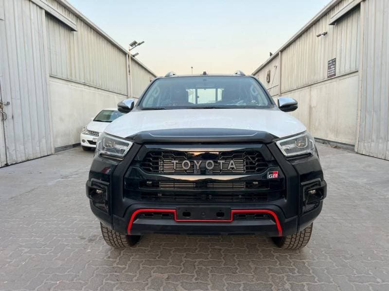 2026 Toyota Hilux GR SPORT thumbnail 3