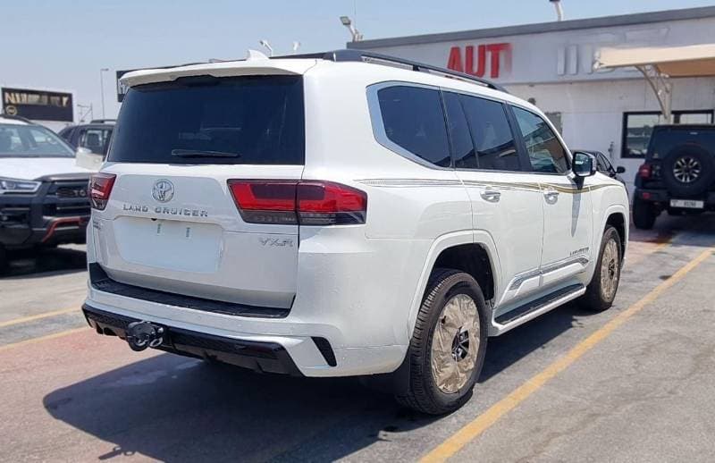 2026 Toyota Land Cruiser VXR thumbnail 5