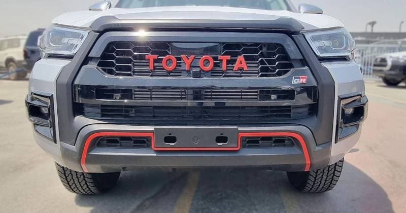 2026 Toyota Hilux GR SPORT thumbnail 4