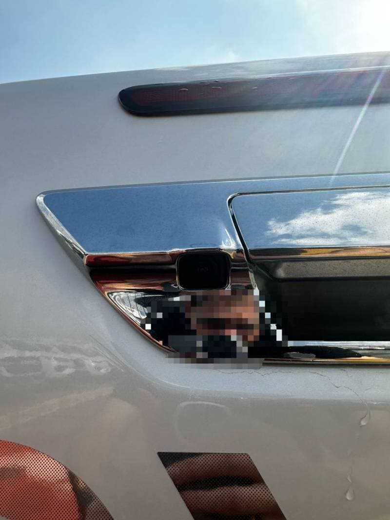 2026 Toyota Hilux SGLX thumbnail 5