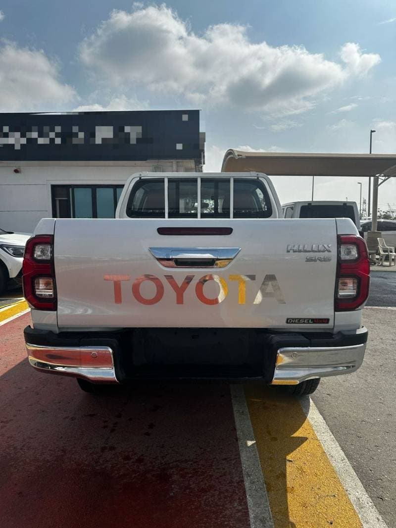 2026 Toyota Hilux SGLX thumbnail 6