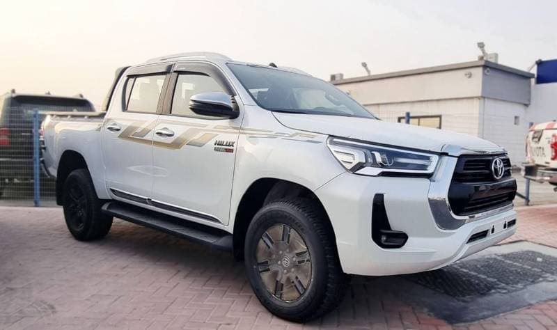 2025 Toyota Hilux SGLX thumbnail 2