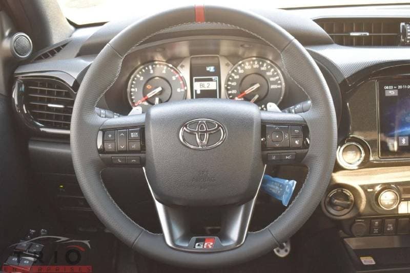 2026 Toyota Hilux GR SPORT thumbnail 6