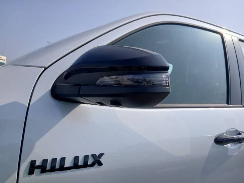 2026 Toyota Hilux thumbnail 4
