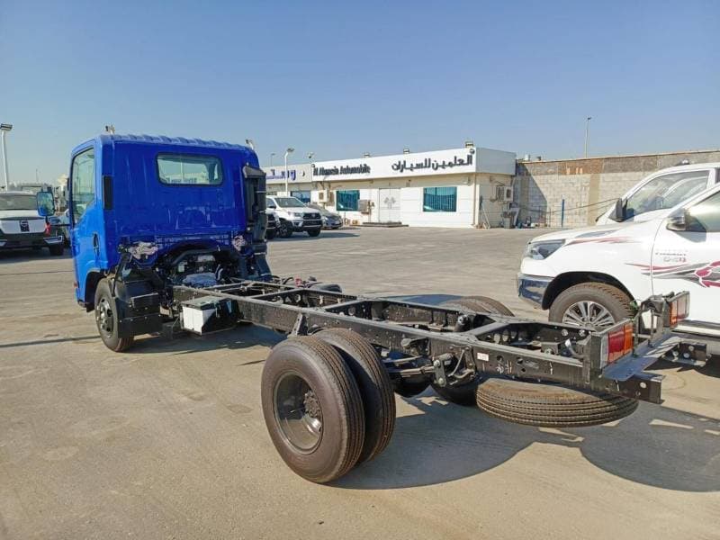 2026 Isuzu NPR 85 thumbnail 8