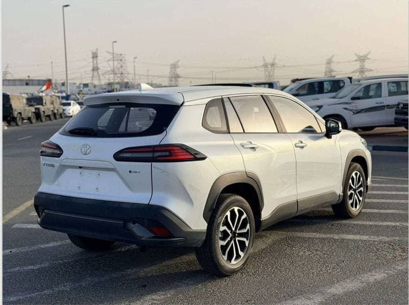 2025 Toyota Frontlander Luxury thumbnail 6