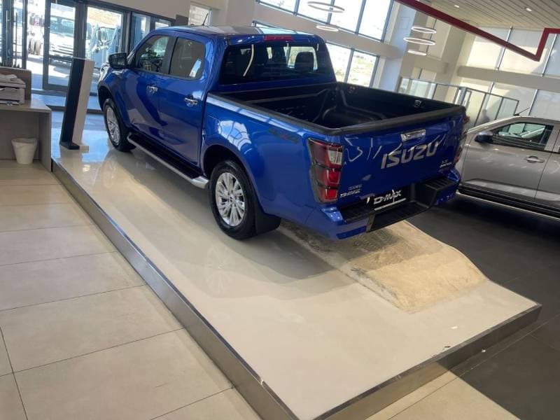 2027 Isuzu D MAX ISUZU D MAX 3.0 LS Crew Cab 44 Automatic thumbnail 5