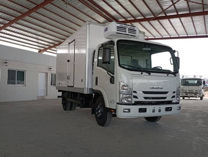 2026 Isuzu NPR STANDARD thumbnail 2